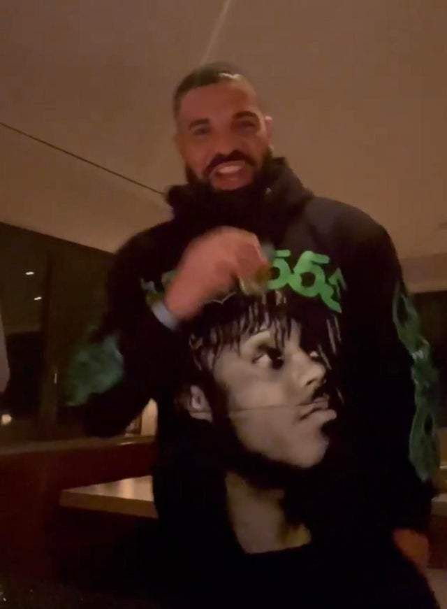 999 x Sp5der Hoodie - Black/Green — Medium incoming / condition photo