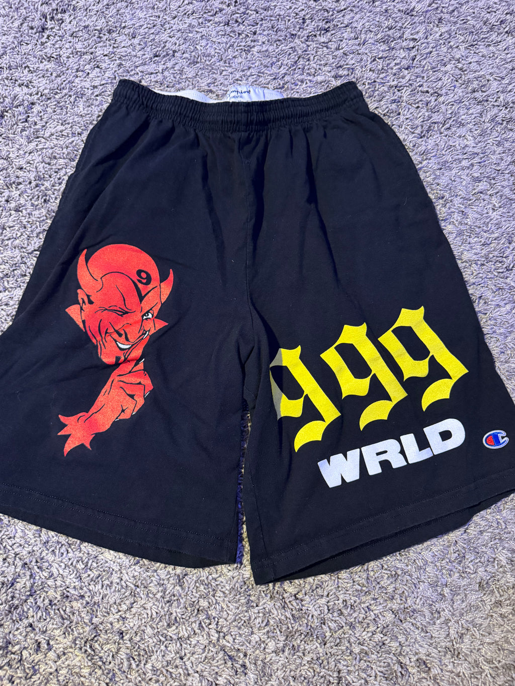 999WRLD Shorts Small