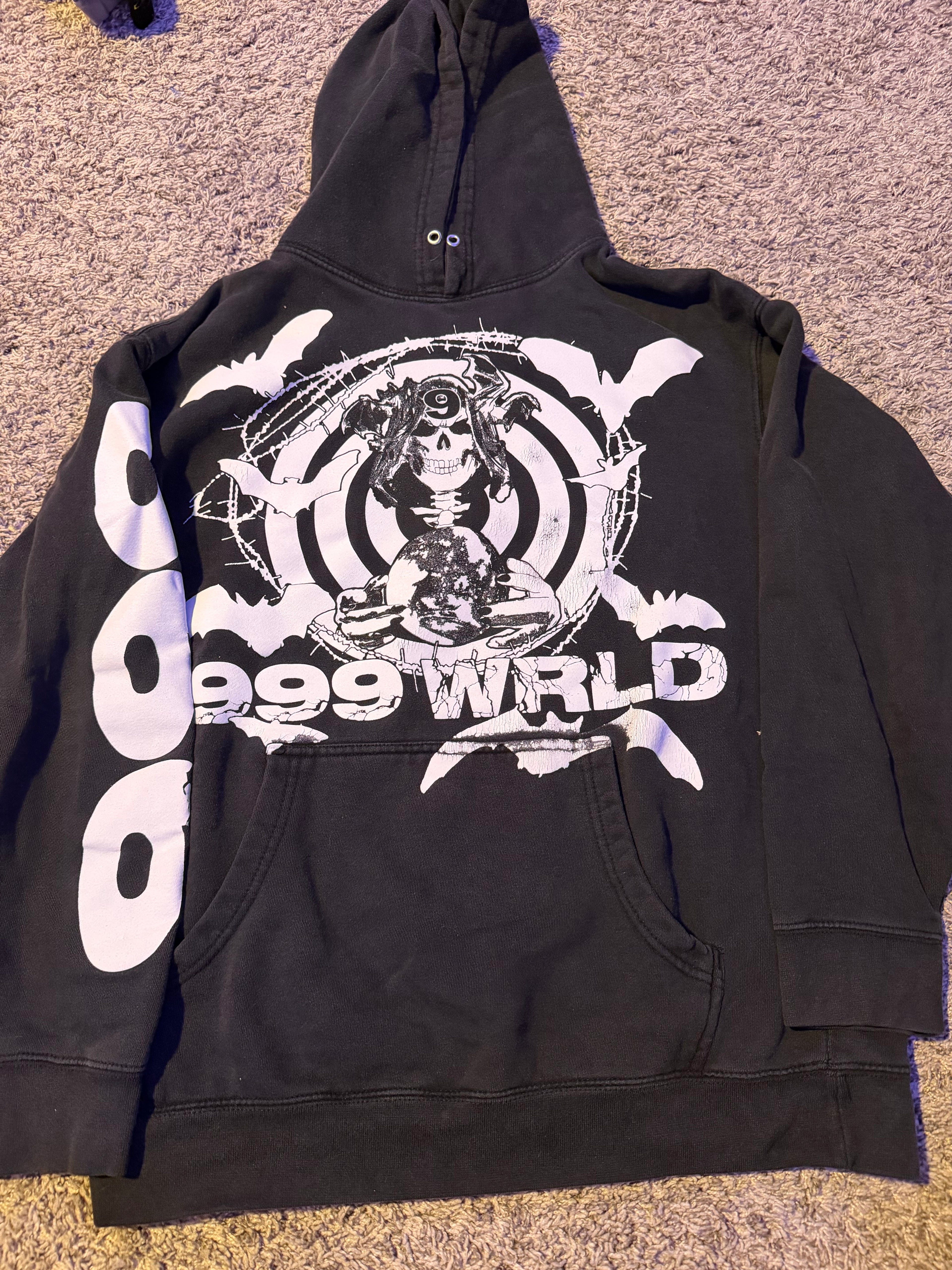 WRLD Order Hoodie Medium