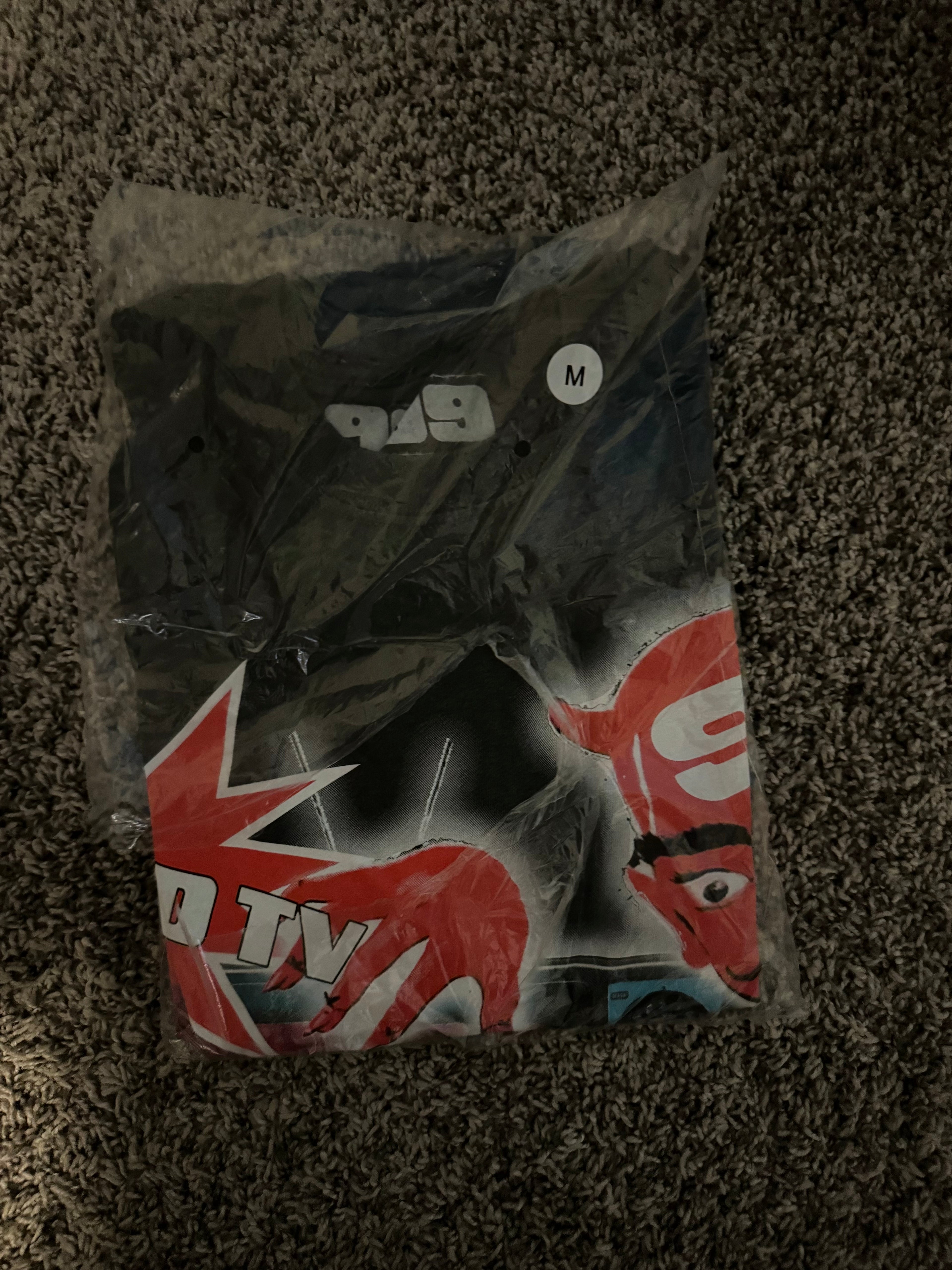 WRLD Tv Shirt Size Medium