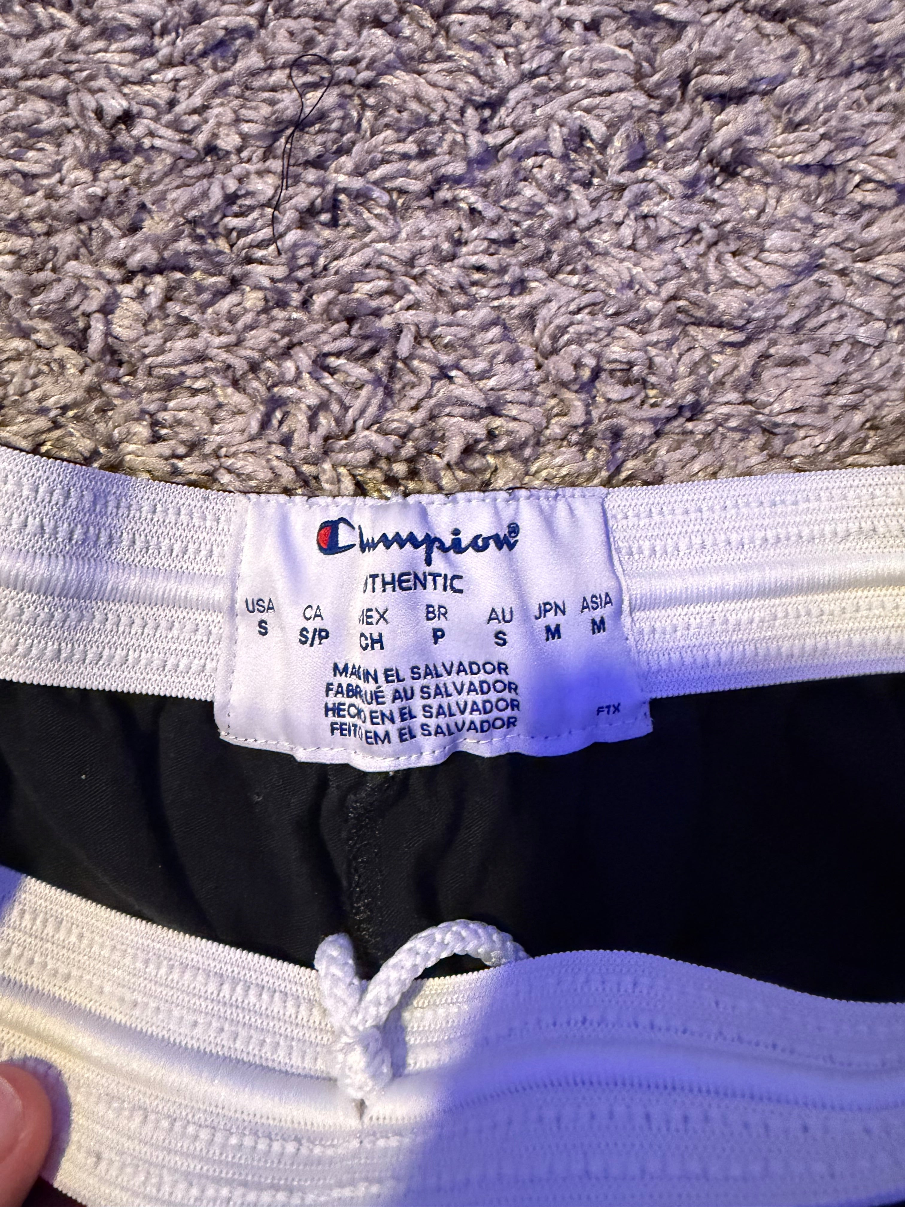 999WRLD Shorts Small